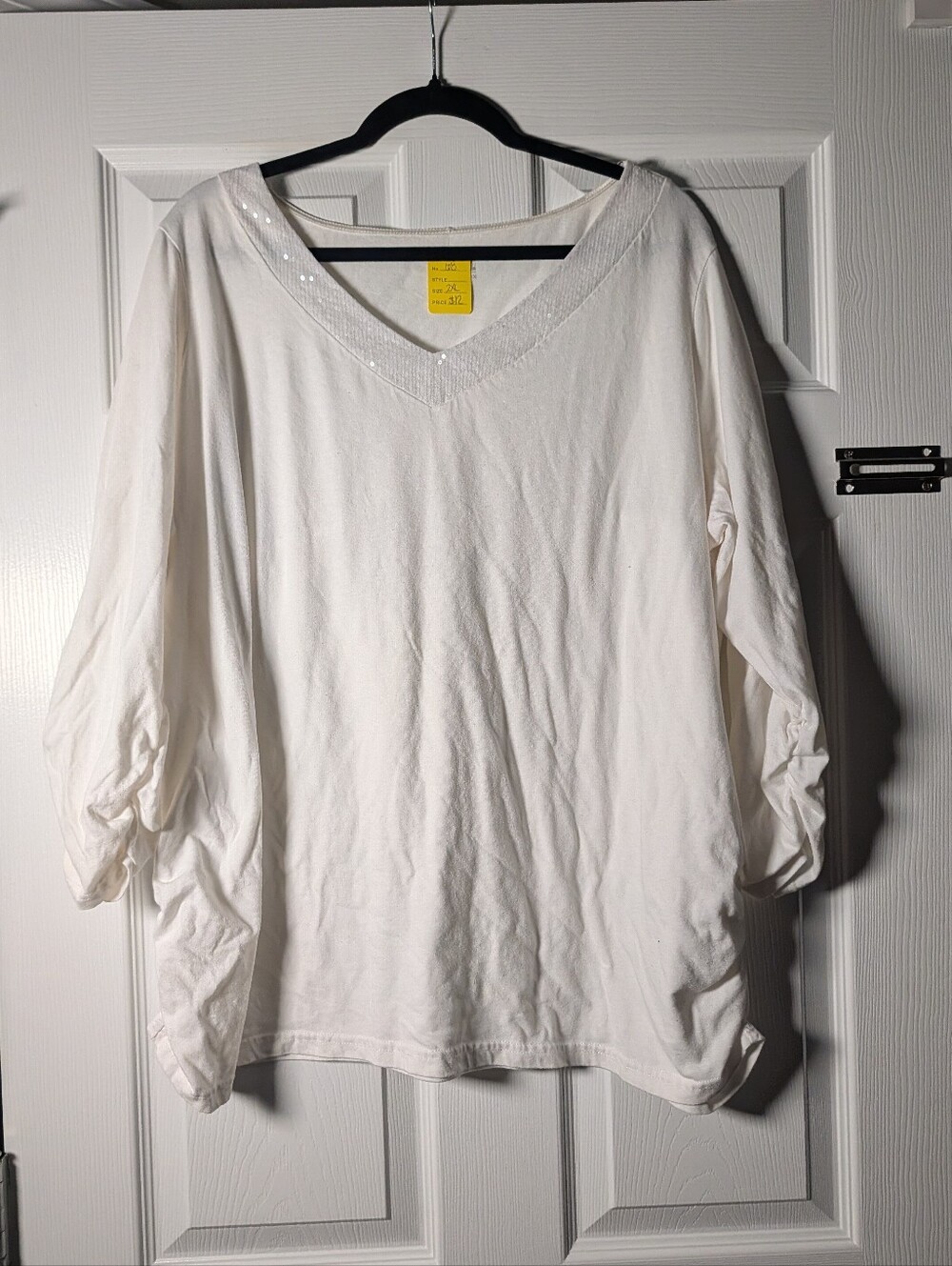 Basic Editions Woman 2X White Sequin V-Neck Ruched Sleeve Tunic Top